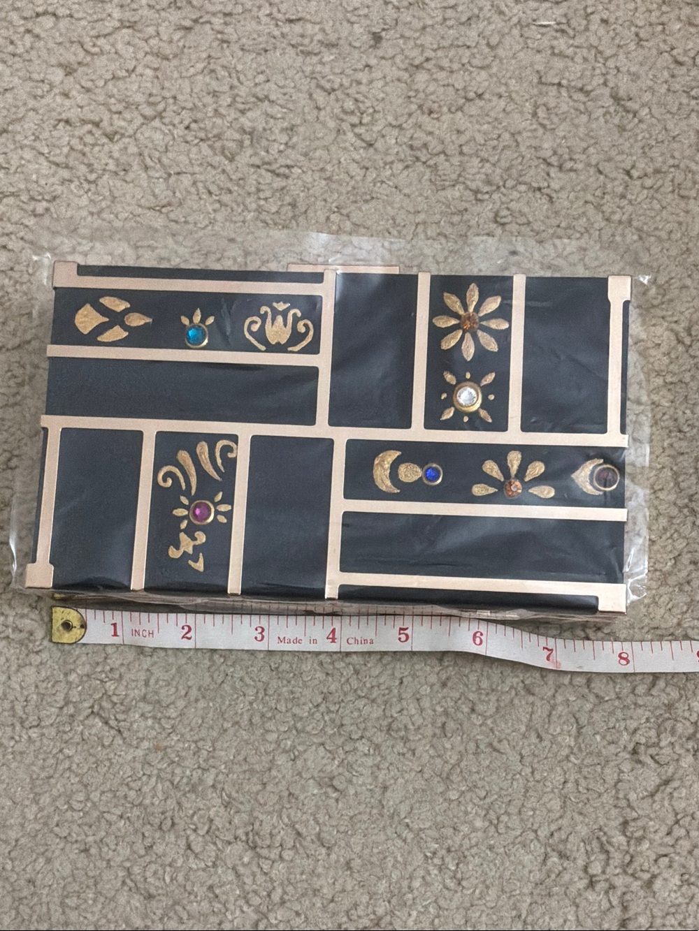 Elegant Black and Gold Decorative Clutch - Picture 3 of 10